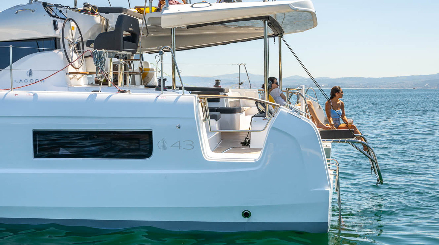 Lagoon 43
